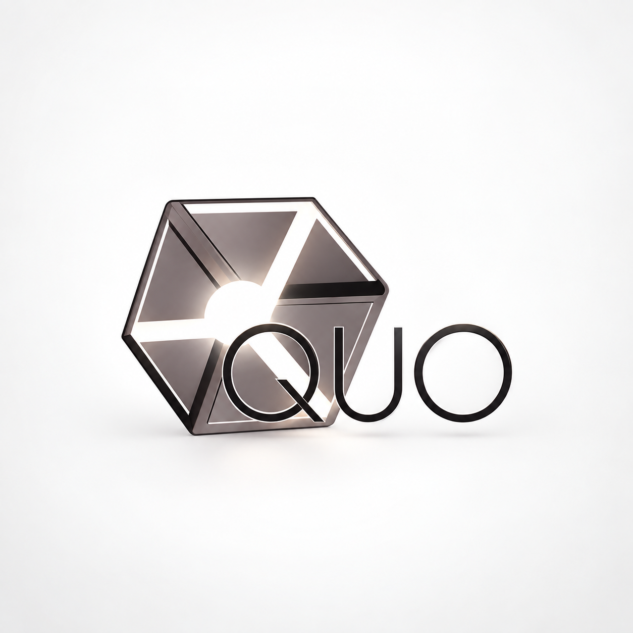 Identidad visual de CAEQUO basada en un cubo geométrico con luz interior